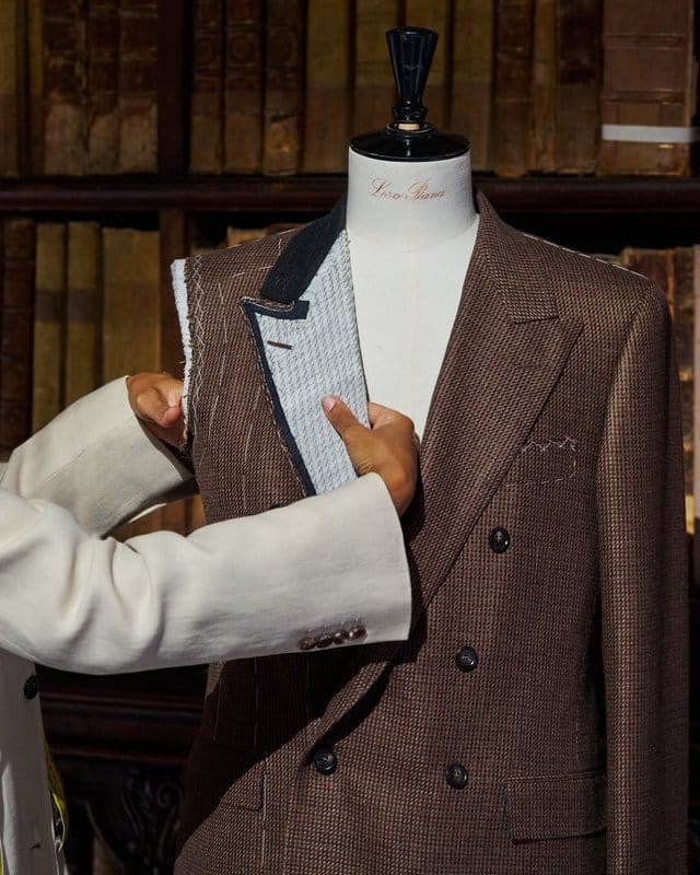Loro Piana LVMH défile dans une bibliothèque milanaise pour Solutions For