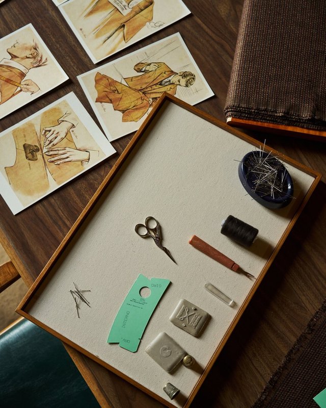 Loro Piana LVMH défile dans une bibliothèque milanaise pour Solutions For