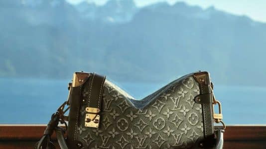 ParisSelectBook - Louis Vuitton revisite le Monogram Emblème en couleurs pour Flight Mode