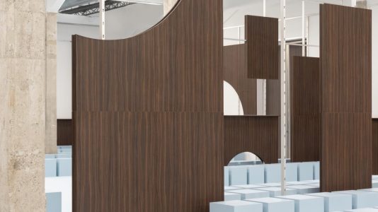 ParisSelectBook - Marni recycle son ancien décor pour bâtir le suivant