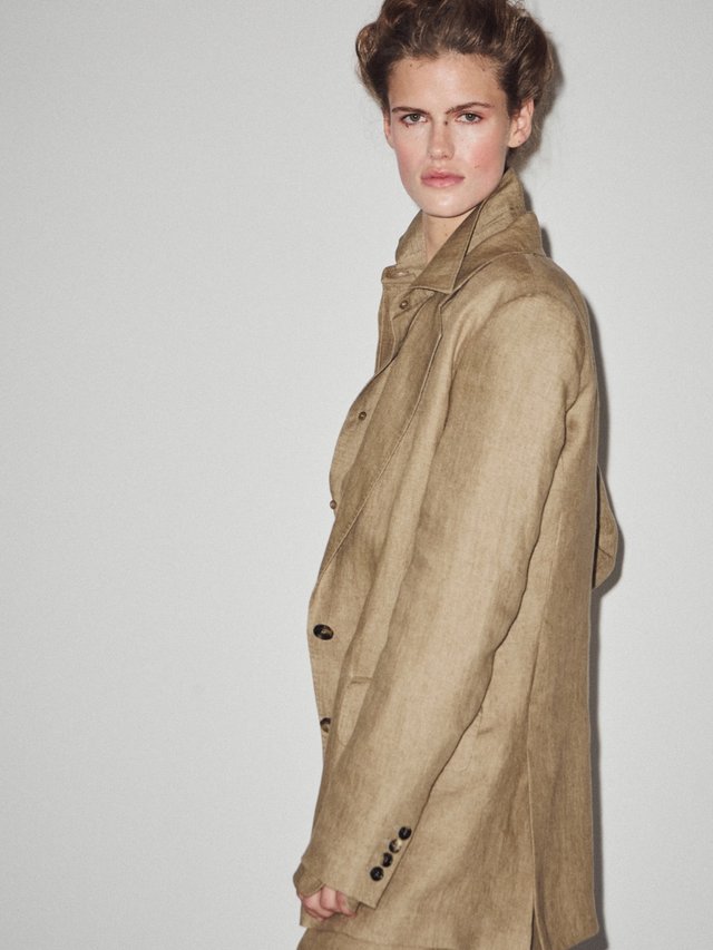 Max Mara SS27 habille l'élégance sans renoncer au désir