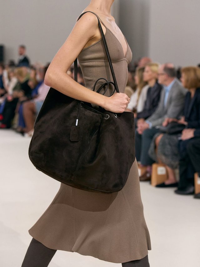 Max Mara mise sur le voyage et la tailleur italienne pour le printemps-été 2027