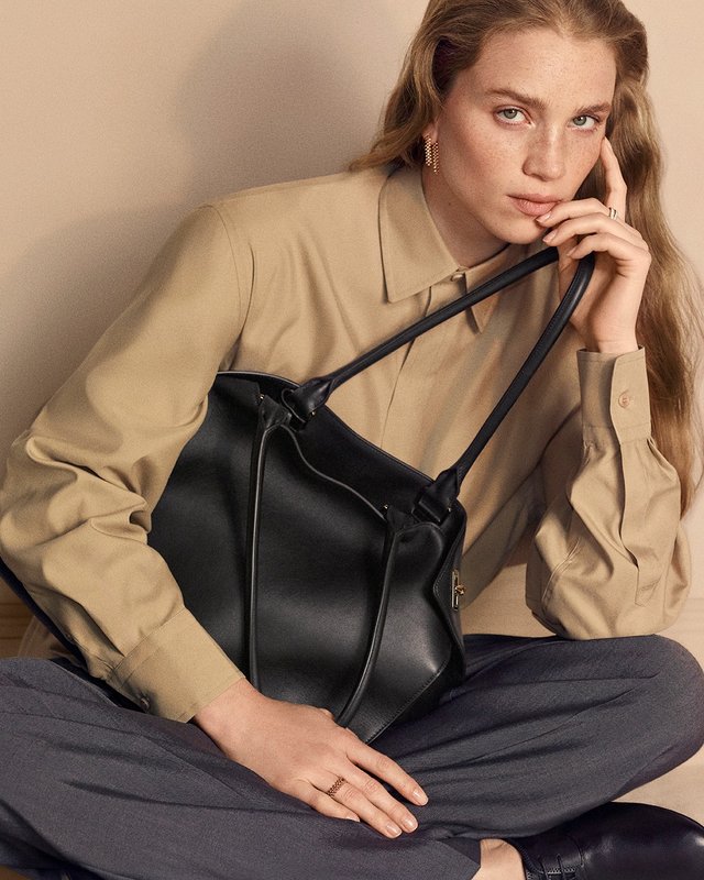 Noir, bordeaux, caramel, les sacs Clash de Cartier misent sur l'intemporel