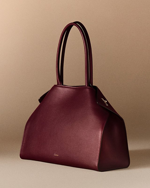 Noir, bordeaux, caramel, les sacs Clash de Cartier misent sur l'intemporel