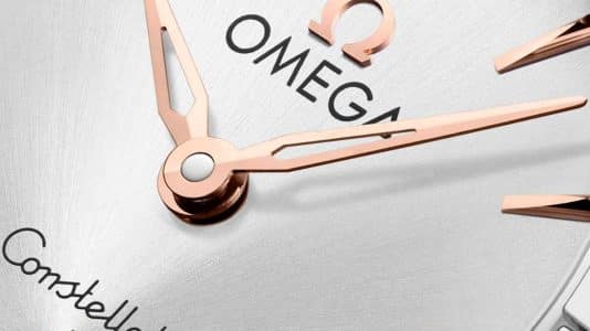 ParisSelectBook - Omega Constellation joue l'or Sedna face au blanc argenté