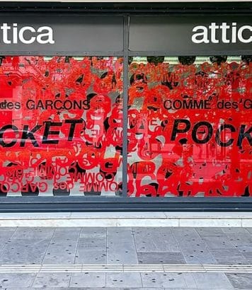 ParisSelectBook - Rei Kawakubo signe une vitrine Comme des Garçons à Athènes