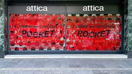 ParisSelectBook - Rei Kawakubo signe une vitrine Comme des Garçons à Athènes