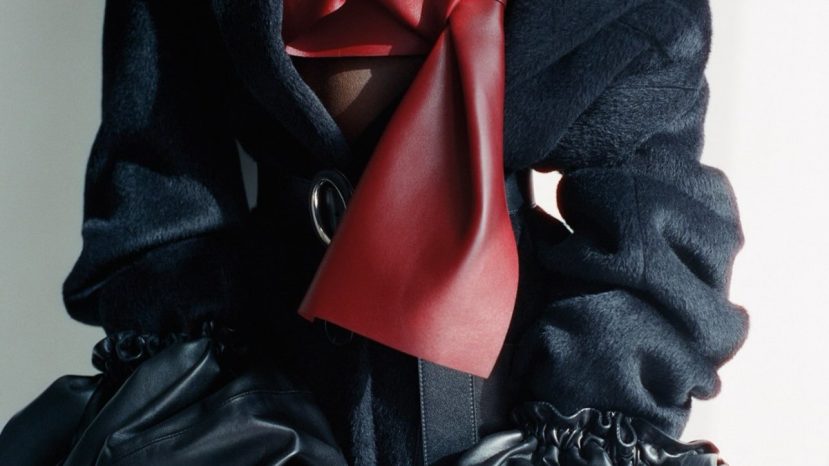 ParisSelectBook - Sarah Burton signe pour Givenchy un manteau shearling sans fioritures