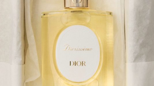 ParisSelectBook - Treize parfums des archives de Christian Dior dans un flacon de 1948