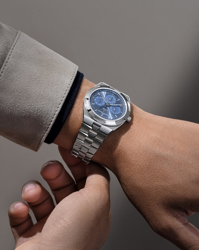 Vacheron Constantin fait de l'azur un cadran calendrier perpétuel