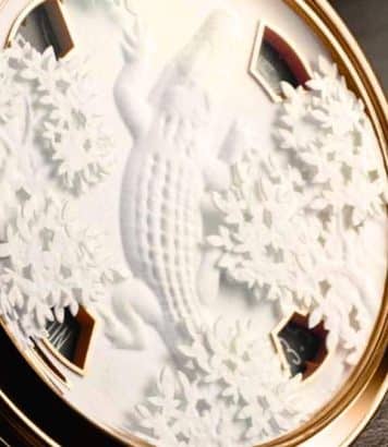 Vacheron Constantin sculpte un crocodile en papier sur un cadran
