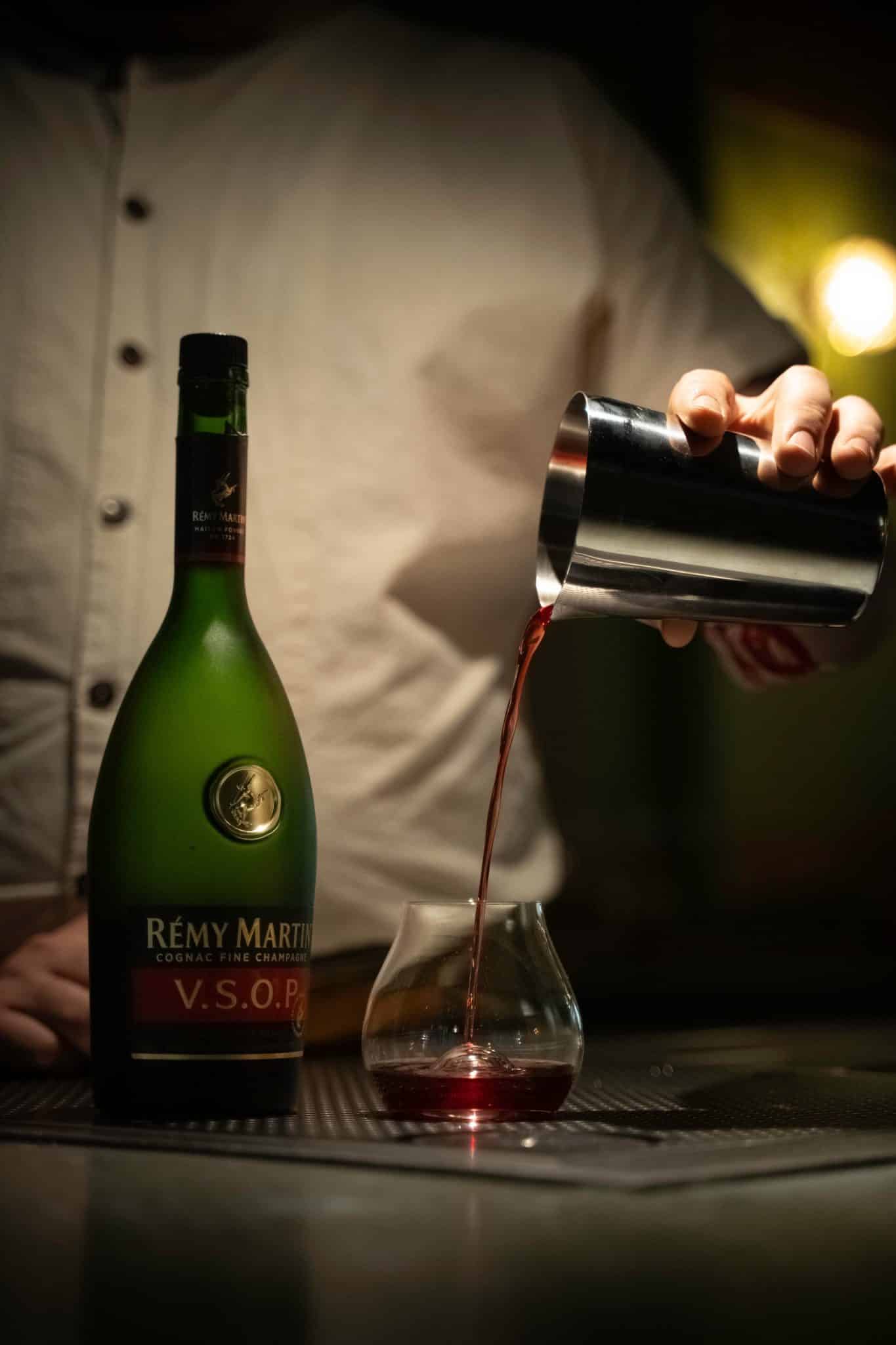 De Vie rue Saint-Sauveur s'impose comme l'adresse cocktail la plus désirable de la Fashion Week