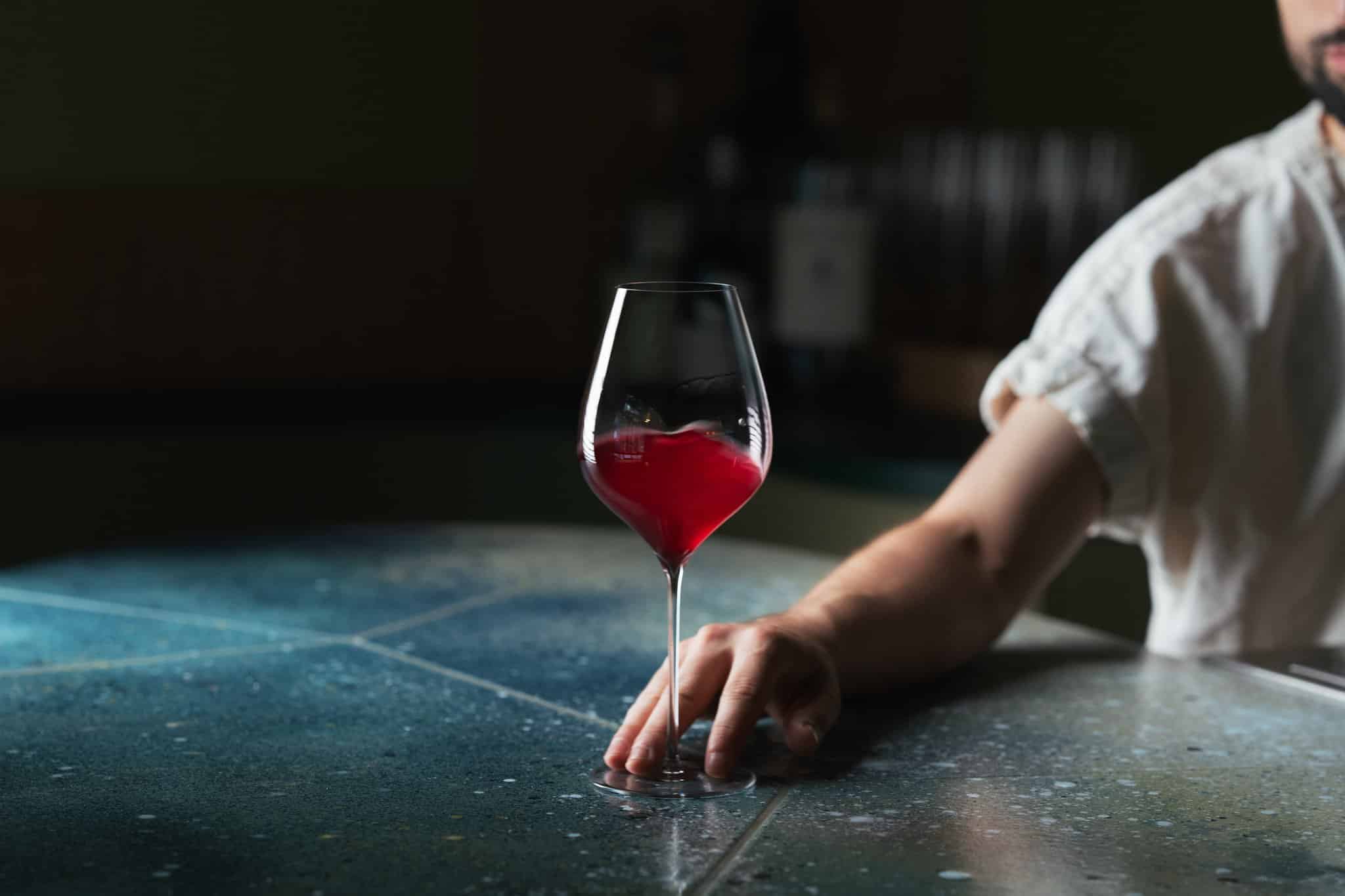 De Vie rue Saint-Sauveur s'impose comme l'adresse cocktail la plus désirable de la Fashion Week