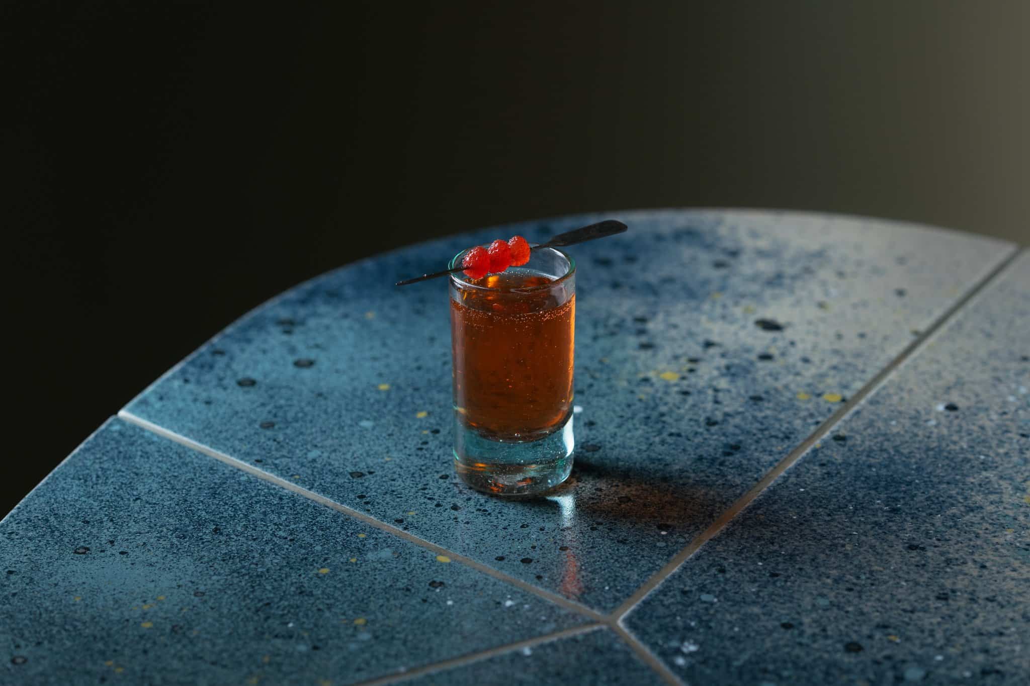 De Vie rue Saint-Sauveur s'impose comme l'adresse cocktail la plus désirable de la Fashion Week