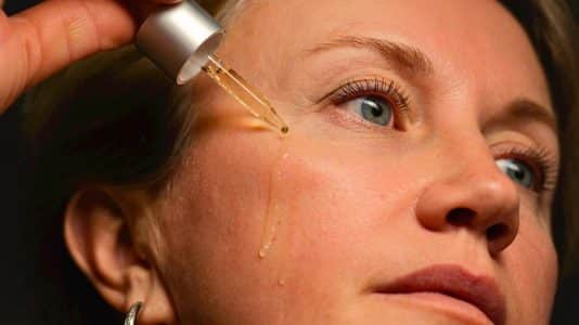 "À 40 ans, ma peau a perdu son rebond" : ce sérum anti-âge Mádara le restaure en 8 semaines