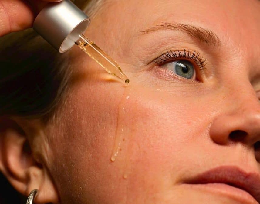 "À 40 ans, ma peau a perdu son rebond" : ce sérum anti-âge Mádara le restaure en 8 semaines