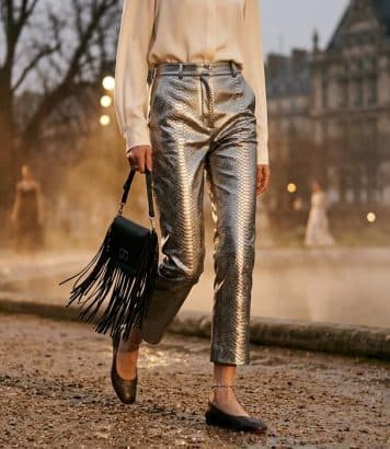 ParisSelectBook - Au défilé Dior printemps-été 2027, Jonathan Anderson impose la minijupe et le pantalon métallisé
