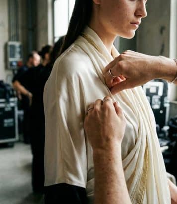 ParisSelectBook - Armani radicalise son minimalisme avec Evoluzione, sa collection femme 2027