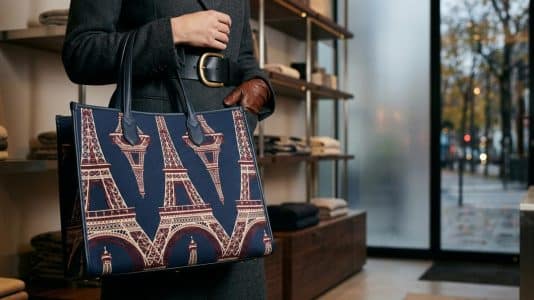 ParisSelectBook - Kenzo ressort la Tour Eiffel de ses archives pour cet hiver