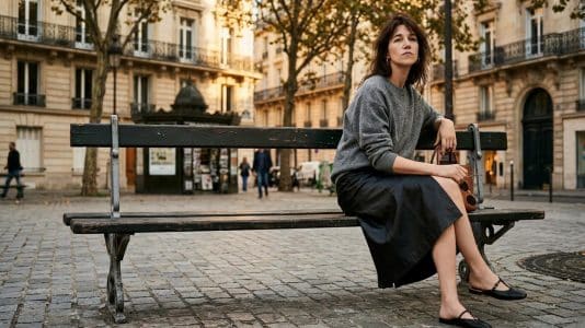 ParisSelectBook - La jupe en cuir de Charlotte Gainsbourg s'impose comme la pièce phare de l'automne 2026