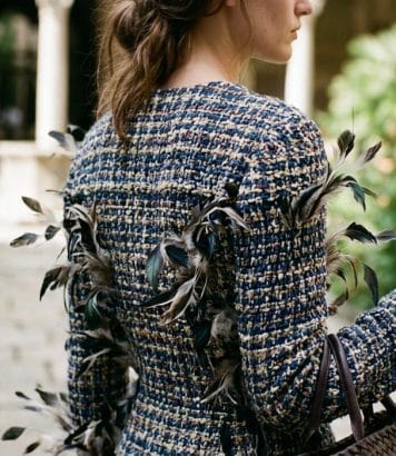 ParisSelectBook - Matthieu Blazy libère Chanel printemps-été 2027 en plumes et tweed