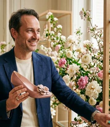 ParisSelectBook - Gherardo Felloni fait éclore Roger Vivier pour le printemps 2027