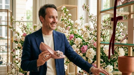 ParisSelectBook - Gherardo Felloni fait éclore Roger Vivier pour le printemps 2027