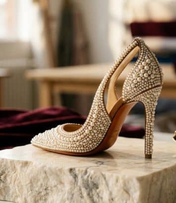 ParisSelectBook - Trente ans de perles et de puissance chez Jimmy Choo