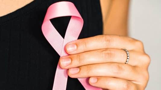 25,5 millions de dollars récoltés : ces marques de beauté s'engagent pour Octobre Rose 2026