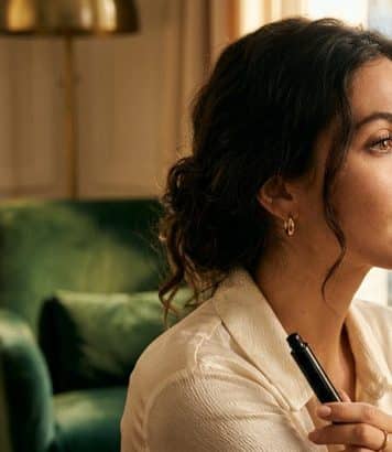 ParisSelectBook - Plus de 1 272 utilisatrices valident ce mascara Chanel qui sépare les cils sans faire de paquets