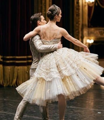ParisSelectBook - Chanel habille les danseurs Étoile et signe une création mondiale à l'Opéra