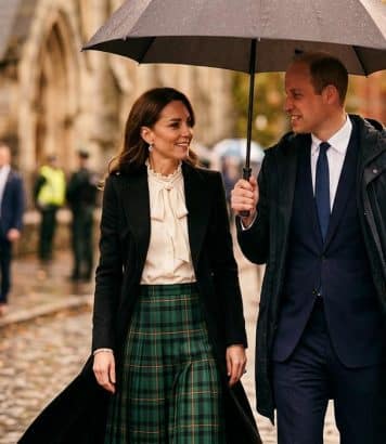 ParisSelectBook - Kate Middleton affiche un look automnal parfait aux côtés de William à Belfast pour Homewards