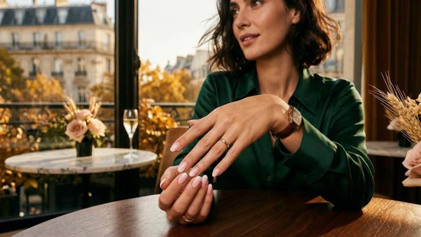 ParisSelectBook - La french ombré s'impose comme la manucure la plus élégante de cet automne et voici pourquoi elle remplace tout