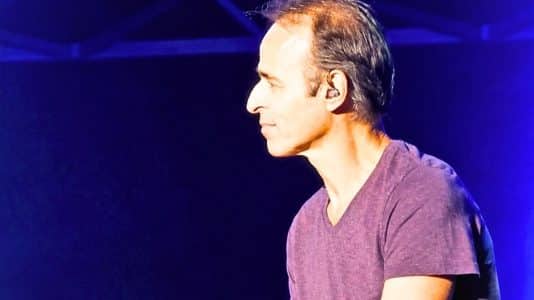 À 75 ans, Jean-Jacques Goldman s'installe dans le 6e arrondissement pour les études de sa fille