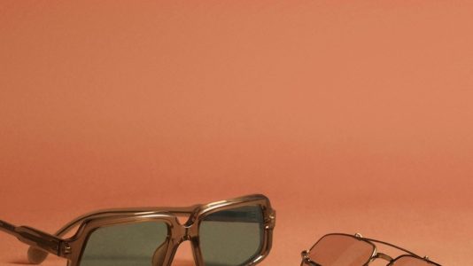 ParisSelectBook - Acétate épais contre titane léger, Jil Sander joue les contraires