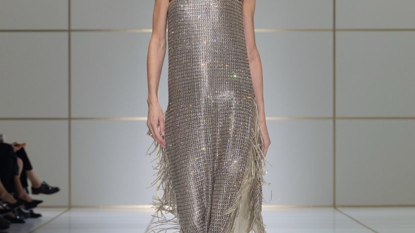 ParisSelectBook - Armani joue la métamorphose avec son tailleur pour le printemps 2027