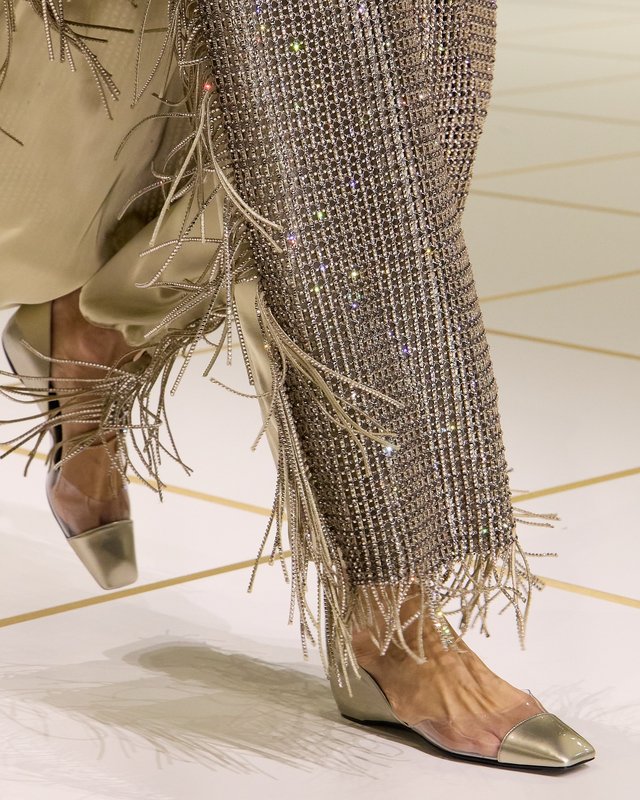 Armani joue la métamorphose avec son tailleur pour le printemps 2027