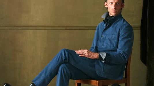 ParisSelectBook - Berluti fait du cuir côtelé un costume à part entière