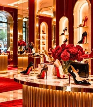 Camélia Jordana en robe glamour à franges électrise la soirée Louboutin au Châtelet