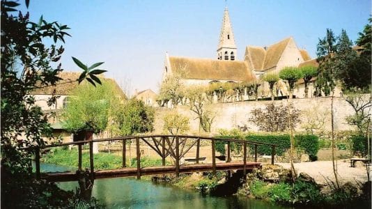 Cette ville du Loiret labellisée Petite Cité de Caractère est la escapade automnale parfaite