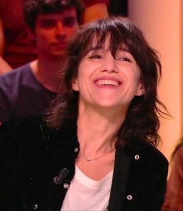Charlotte Gainsbourg chante l'adieu d'Anthony Vaccarello au défilé Saint Laurent printemps-été 2027