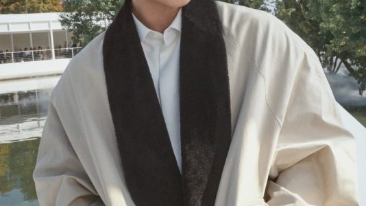 ParisSelectBook - Dior réunit actrices, mannequins et stars de K-pop pour l'été 2027