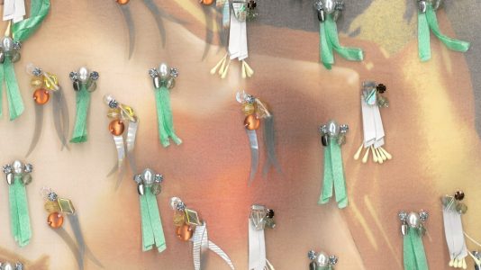 ParisSelectBook - Dries Van Noten habille le bureau en organza et broderies de cinéma