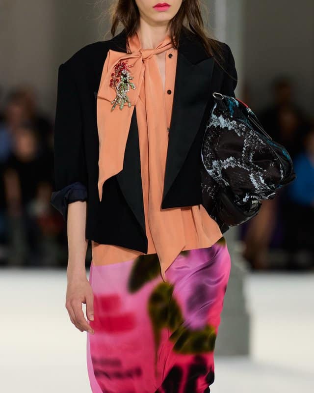 Dries Van Noten superpose les imprimés comme des affiches de cinéma