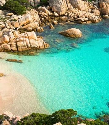 En Sardaigne du Nord, ces criques préservées et ce resort certifié le plus vert d'Europe changent tout