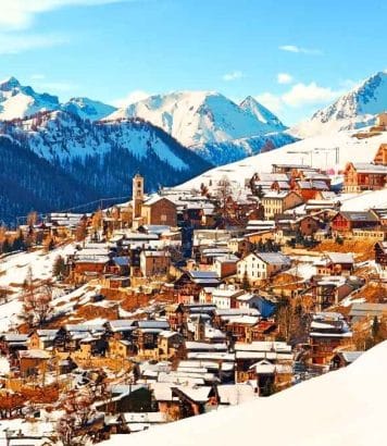 En octobre, les forêts de mélèzes de ce village des Hautes-Alpes virent au jaune doré