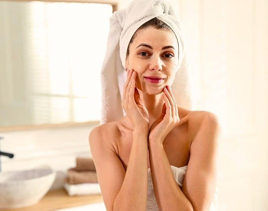 Cette habitude beauté qui accélère l'apparition des rides selon cette dermatologue