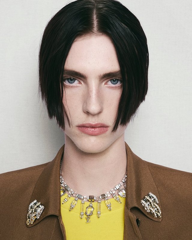 Ghesquière puise dans les malles Louis Vuitton pour son SS27