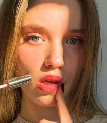 J'ai testé ce gloss coréen 2-en-1 repulpant de Laneige et mes lèvres paraissent plus rebondies en quelques secondes
