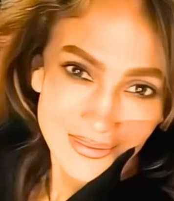 La coloration de Jennifer Lopez aux reflets caramel dorés qu'elle portait en 1999 revient cet automne
